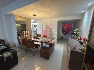 Casa na Cidade Universitária com 4 Quartos