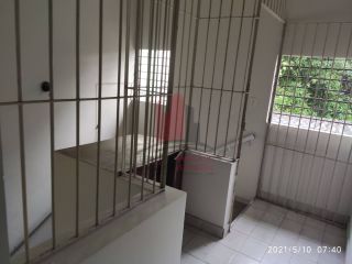 Casa em Rua Pública 4 Quartos 8 Vagas