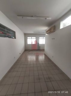 Casa em Rua Pública 4 Quartos 8 Vagas