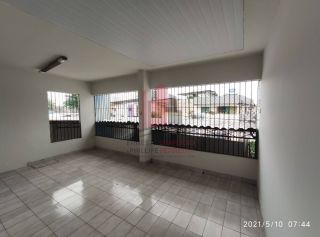 Casa em Rua Pública 4 Quartos 8 Vagas