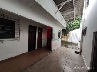Casa em Rua Pública 4 Quartos 8 Vagas