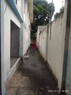 Casa em Rua Pública 4 Quartos 8 Vagas