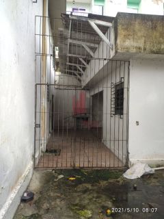 Casa em Rua Pública 4 Quartos 8 Vagas
