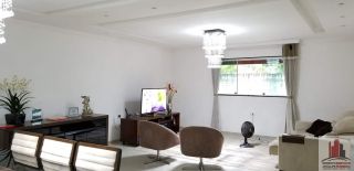 Mini Chácara com 800m² e Casa com 3 Quartos sendo 2 Suítes 260m²