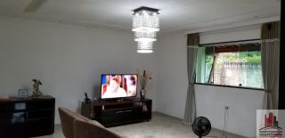 Mini Chácara com 800m² e Casa com 3 Quartos sendo 2 Suítes 260m²