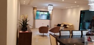 Mini Chácara com 800m² e Casa com 3 Quartos sendo 2 Suítes 260m²