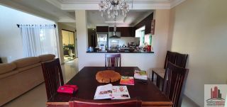 Casa em Cond. em Aldeia com 2 Quartos 2 Suítes 340m²