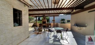 Casa em Cond. em Aldeia com 2 Quartos 2 Suítes 340m²