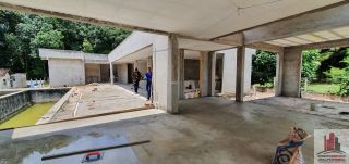 Casa em Cond. em Aldeia 5 Suítes 300m² Piscina e Espaço Gourmet