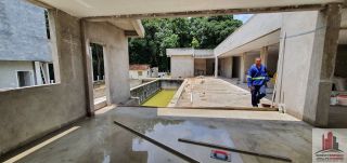 Casa em Cond. em Aldeia 5 Suítes 300m² Piscina e Espaço Gourmet