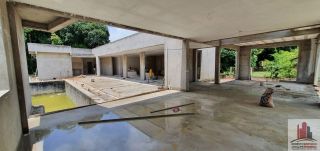Casa em Cond. em Aldeia 5 Suítes 300m² Piscina e Espaço Gourmet