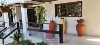 Casa em Cond. Aldeia 4 Suítes Piscina Espaço Gourmet