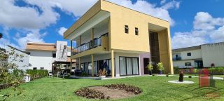 Casa em Condomínio 4 Quartos sendo 2 Suítes - Excelente Localização