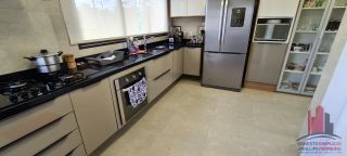 Casa em Condomínio 4 Quartos sendo 2 Suítes - Excelente Localização