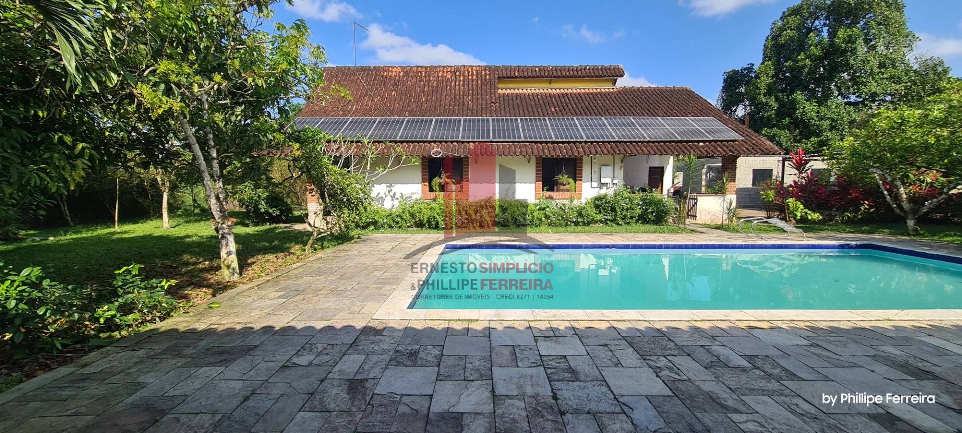 Chácara no Km 10 com 5 Suítes Salão de Festa e Piscina