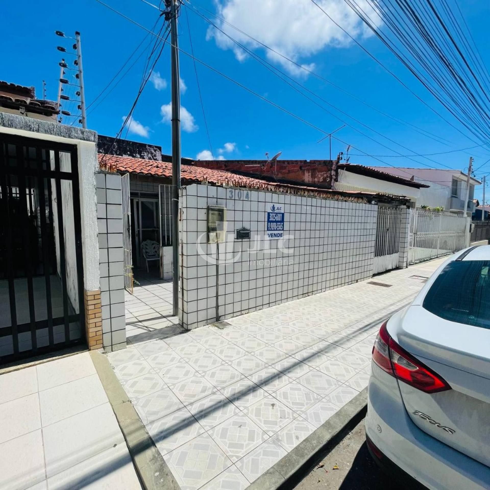 Casa no Bairro Grageru (Conj. Leite Neto)