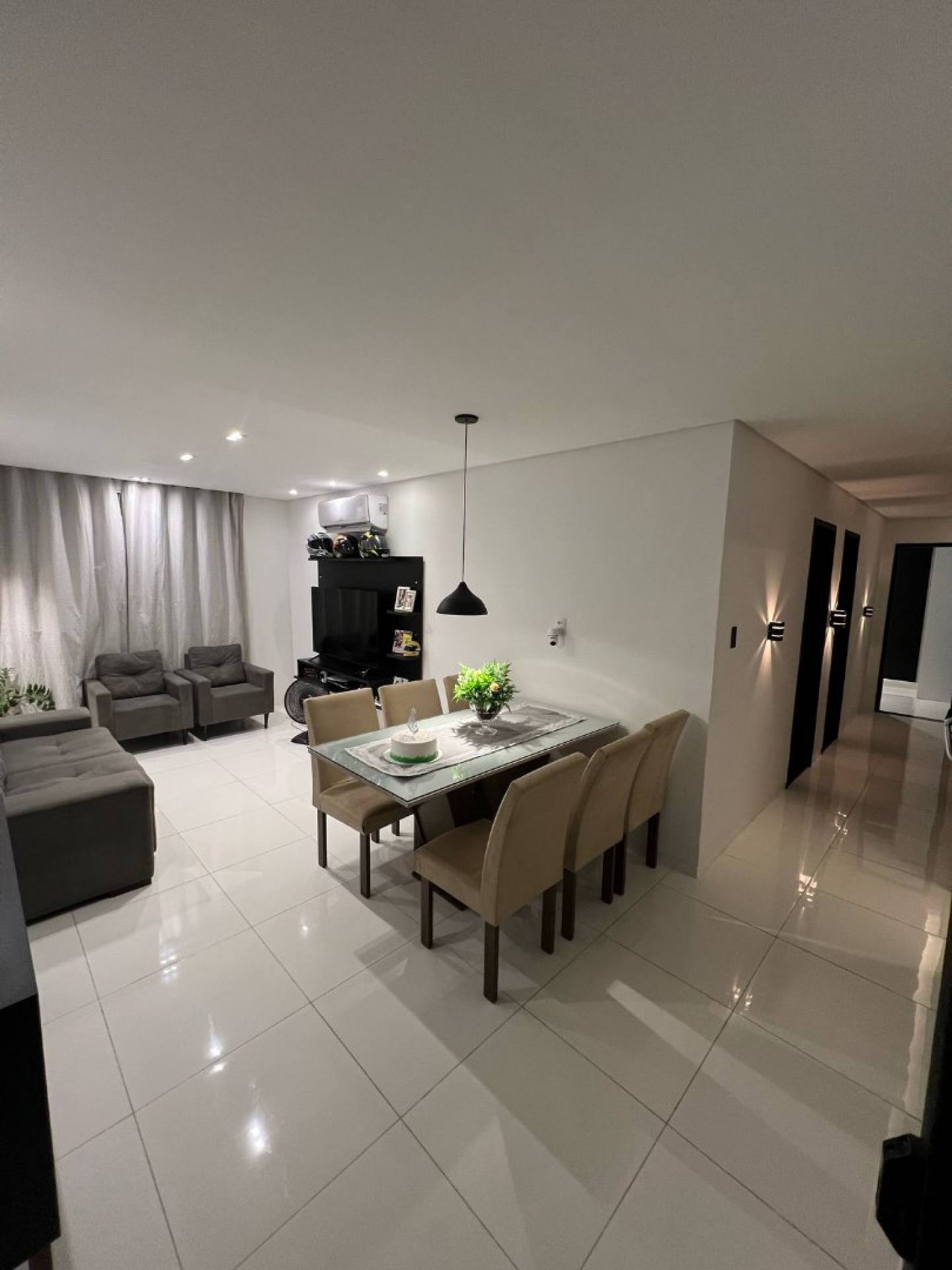 Apartamento à Venda no Condomínio Francisco Moreira