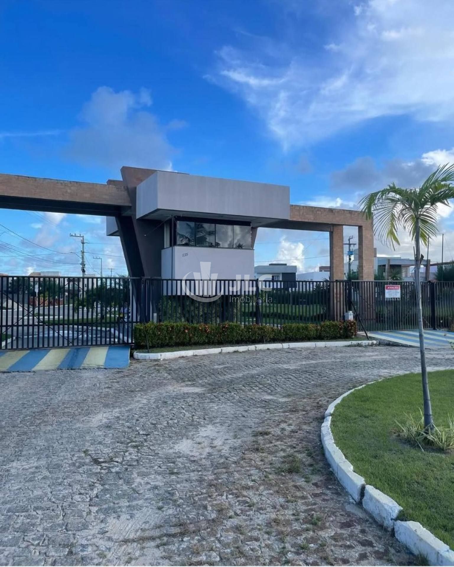 LOTE À VENDA NO CONDOMÍNIO PRAIAS DOS SUL