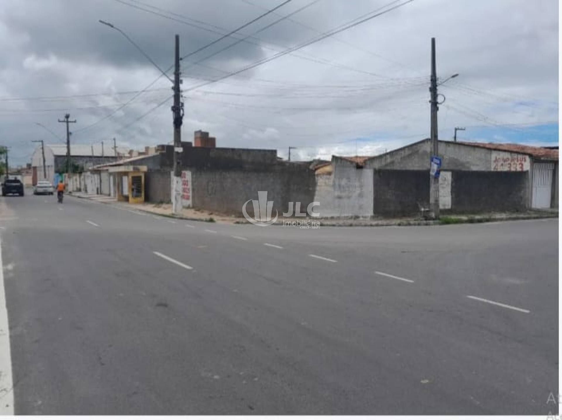 Lote Comercial à Venda – Localização Estratégica!