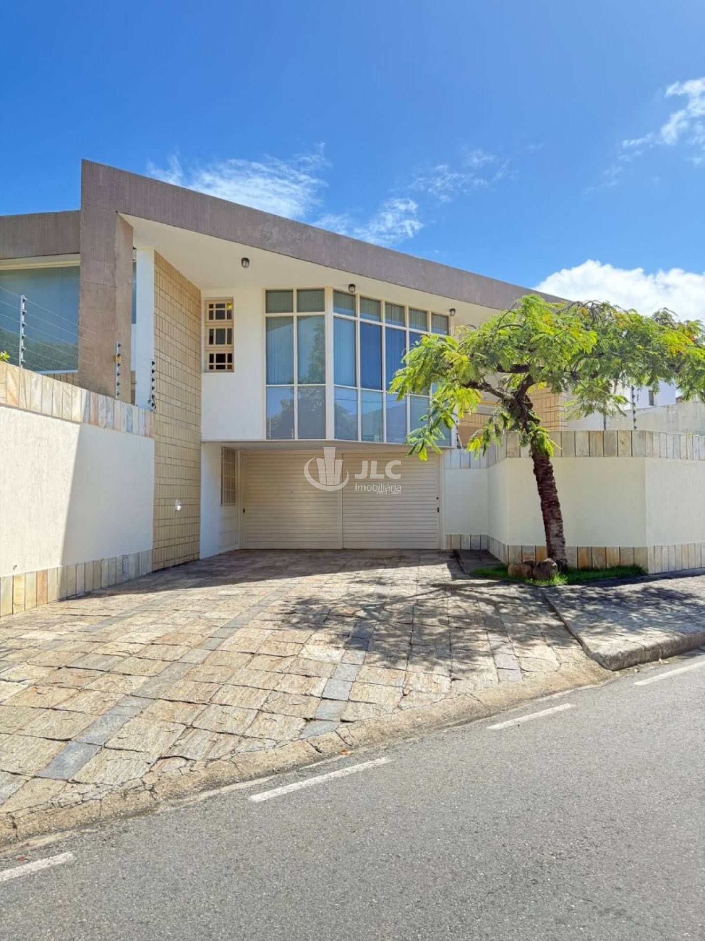 Casa de Alto Padrão à venda - bairro Coroa do Meio