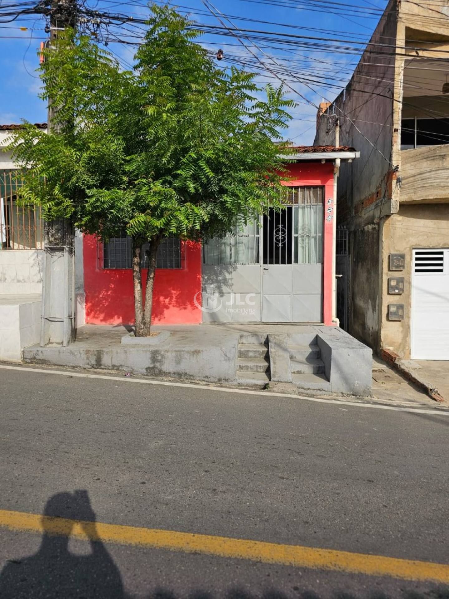 Imóvel com 3 casas no mesmo terreno