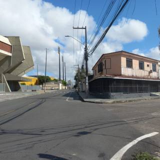 Ponto Comercial Com Casa A Venda Em Frente ao Constâncio Vieira na Treze de Julho