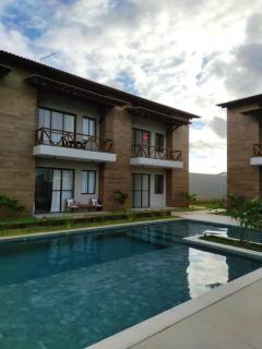 Flat Na Praia da Caueira Com 2/4 e Área Gourmet em Condomínio Costa Das Dunas Residence