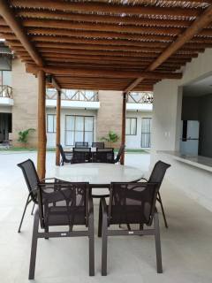 Flat Na Praia da Caueira Com 2/4 e Área Gourmet em Condomínio Costa Das Dunas Residence