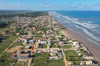 Flat Na Praia da Caueira Com 2/4 e Área Gourmet em Condomínio Costa Das Dunas Residence