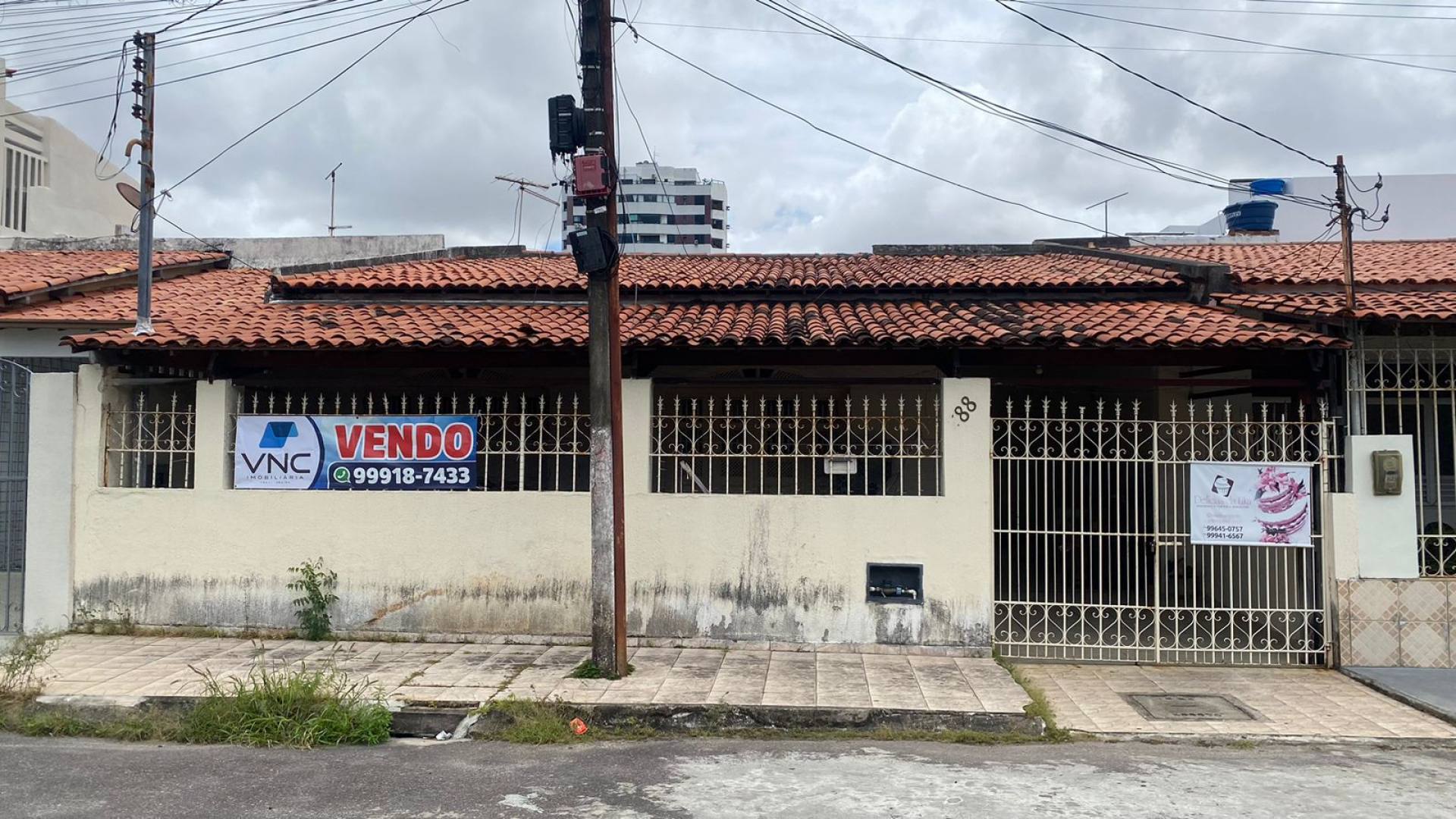 Casa a venda com 5 quartos no Bairro Salgado Filho