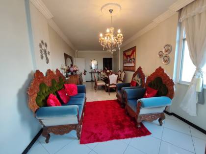 Condomínio Edifício Iate Apartamento a Venda