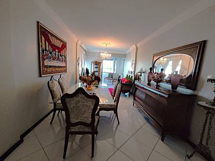 Condomínio Edifício Iate Apartamento a Venda