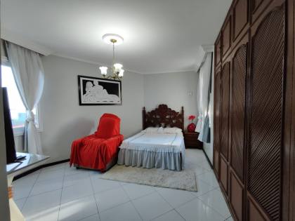 Condomínio Edifício Iate Apartamento a Venda