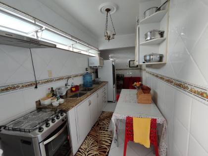 Condomínio Edifício Iate Apartamento a Venda