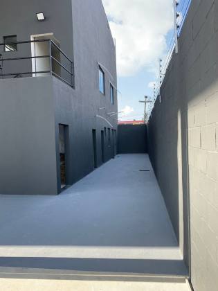 Prédio Comercial a Venda 600m²  em Três Pavimentos Na Avenida Oswaldo Aranha.