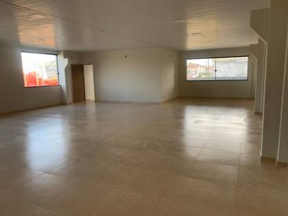 Prédio Comercial a Venda 600m²  em Três Pavimentos Na Avenida Oswaldo Aranha.