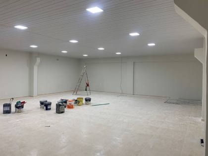 Prédio Comercial a Venda 600m²  em Três Pavimentos Na Avenida Oswaldo Aranha.