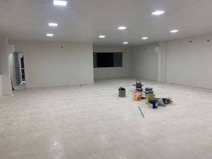 Prédio Comercial a Venda 600m²  em Três Pavimentos Na Avenida Oswaldo Aranha.