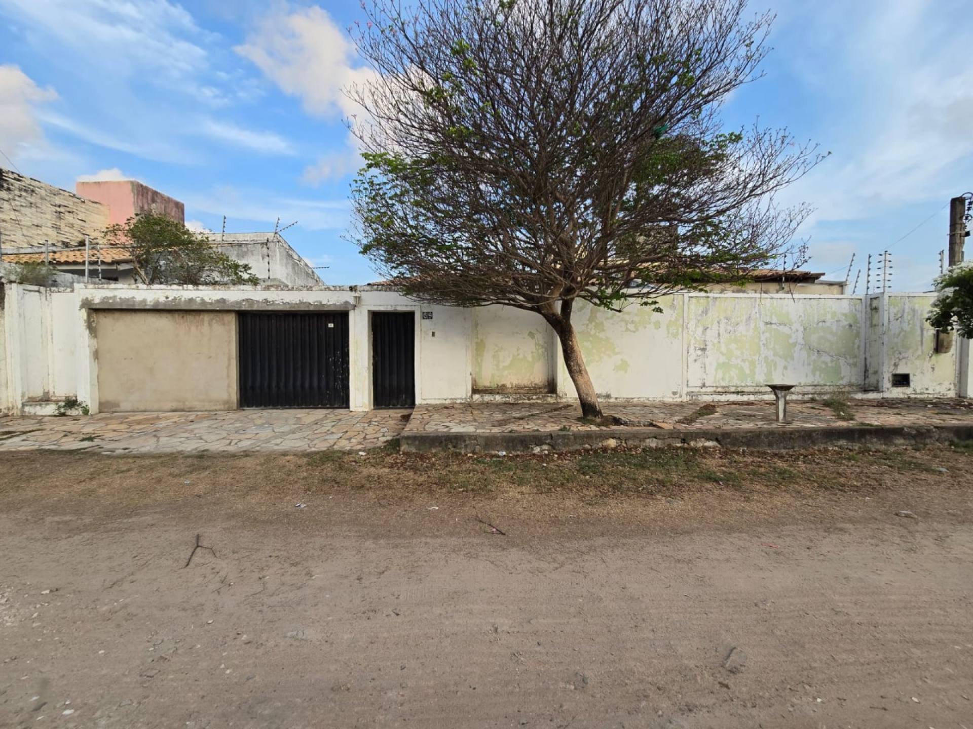 Casa No Mosqueiro a Venda com 4 quartos  Sendo 1 suíte