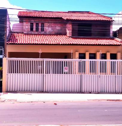 Casa  263m² a Venda com 4 Quartos 2 Suítes 2 Vagas de Garagem no Bairro Suíssa