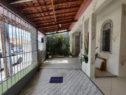 Casa À Venda No Bairro Suíssa Com 4 Quartos 2 Suítes 2 Vagas De Garagem