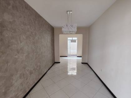 Casa 280M² À Venda No Bairro Grageru Com 3 Quartos 1 Suíte