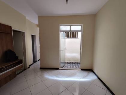 Casa 280M² À Venda No Bairro Grageru Com 3 Quartos 1 Suíte