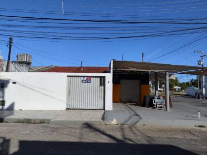 Casa e Ponto Comercial a venda Bairro Farolândia