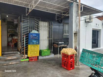 Casa e Ponto Comercial a venda Bairro Farolândia