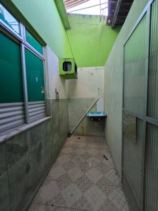 Casa a Venda com 5/4 e 1 suíte no Bairro Pereira Lobo em Aracaju