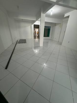 Oportunidade Única - Imóvel Comercial/Residencial de Luxo!