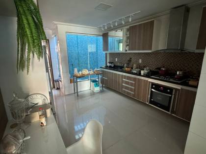 Oportunidade Única - Imóvel Comercial/Residencial de Luxo!