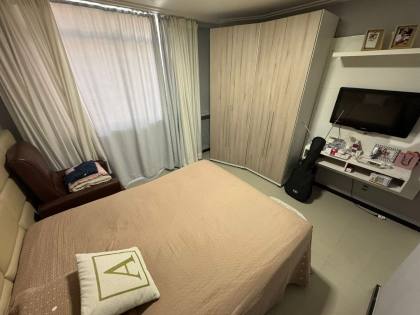 Oportunidade Única - Imóvel Comercial/Residencial de Luxo!