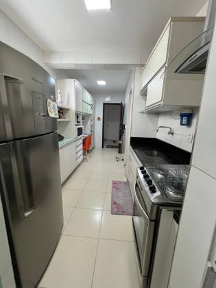 Viva no Suíssa Apartamento Reformado 03 Quartos, Espaçoso No Condomínio Bahia Sol